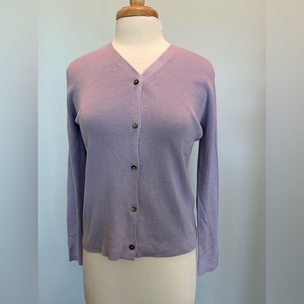 Harold’s 100% Silk lavender button front long sleeve Cardigan size small